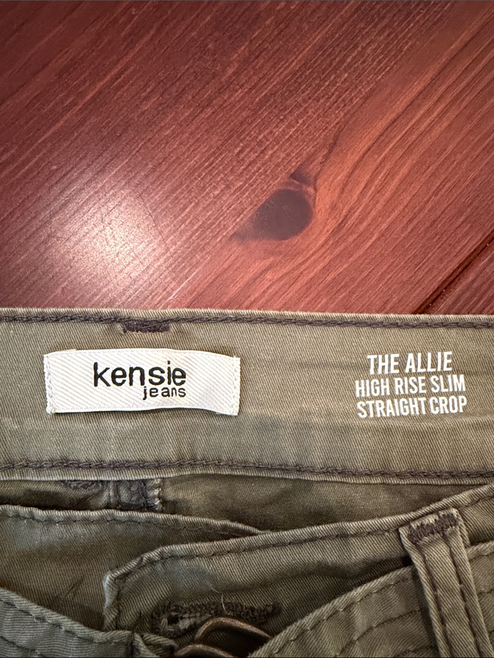 Kensie The Allie High Rise Slim Straight Crop in Olive